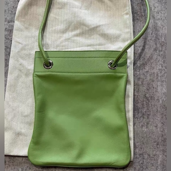 Authentic Hermes Vibrant Green Crossbody Bag - Picture 2 of 10